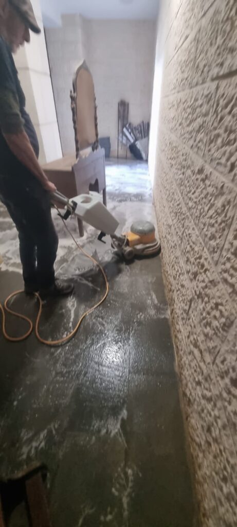 ניקוי מדרכות ולוביים